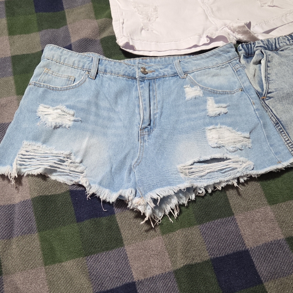 Women’s Casual Denim and Cotton Shorts Trio - Light Blue & White - Picture 2 of 5